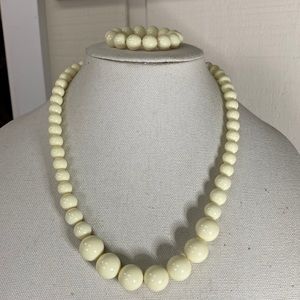 Beige bubble gum style necklace bracelet set